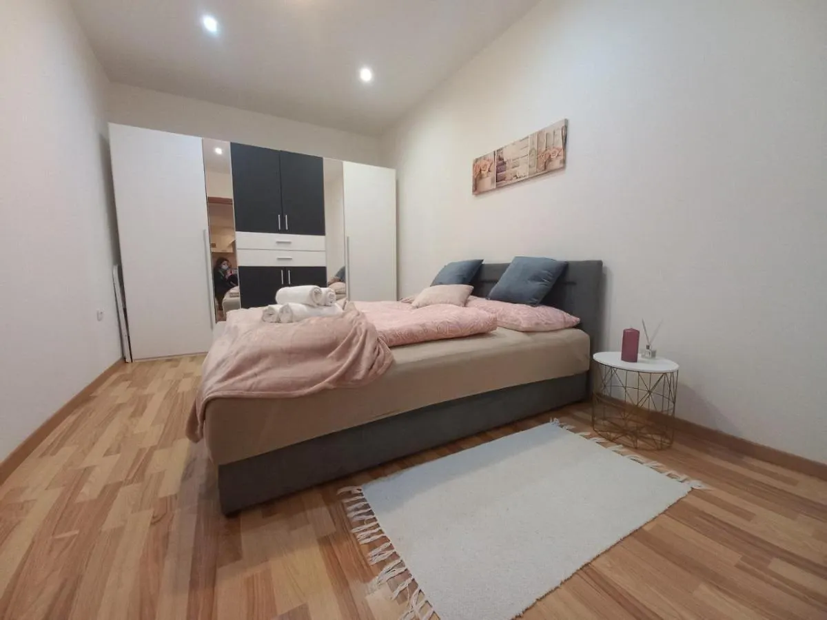 Udoban Stan Na Pecinama Apartment Rijeka