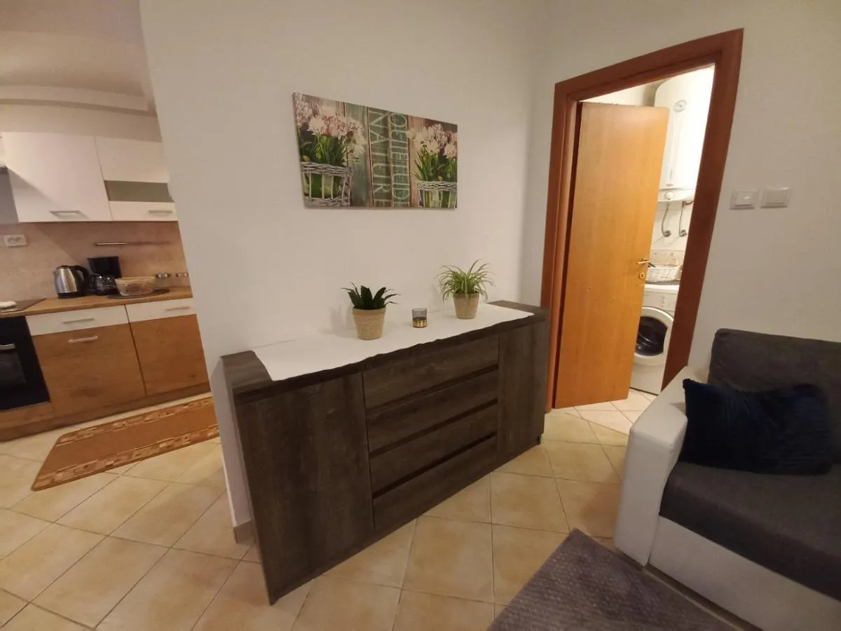 Udoban Stan Na Pecinama Apartment Rijeka Croatia