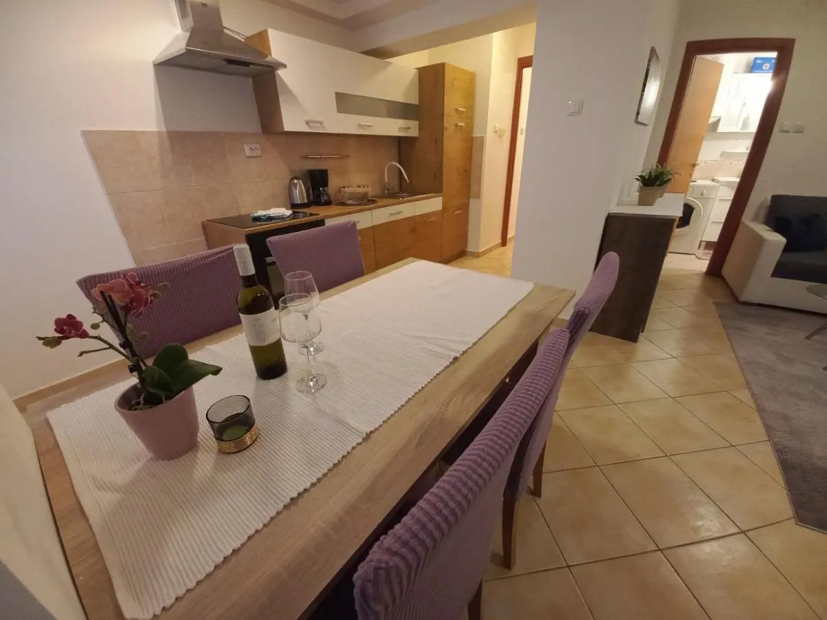 Udoban Stan Na Pecinama Apartment Rijeka